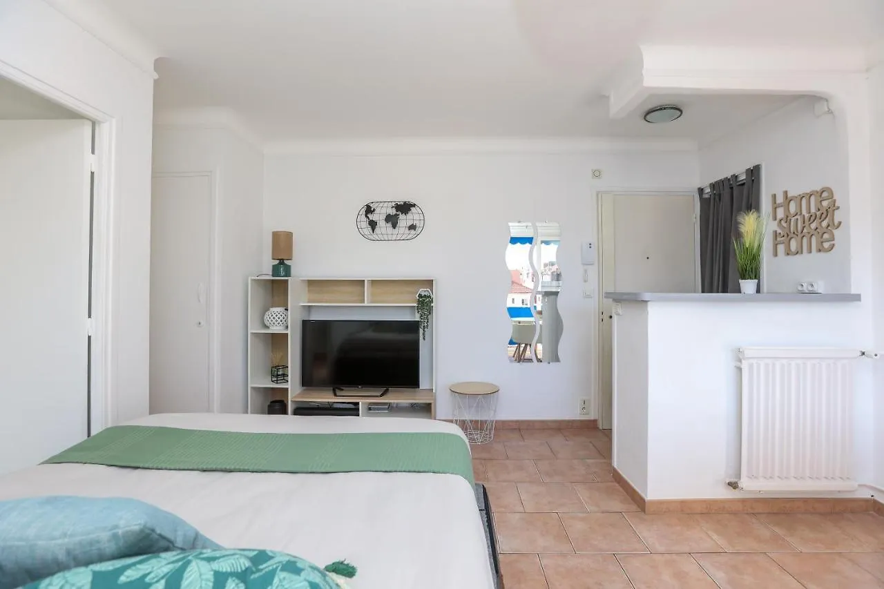 Apartment Le Provencale : Plages, Balcon, Clim Vallauris France